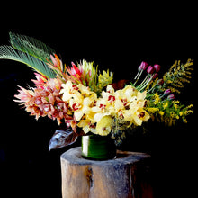Load image into Gallery viewer, Alexandria bouquet
